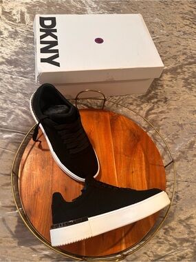 DKNY Beverley Black and White Platform Low-Top Sneakers